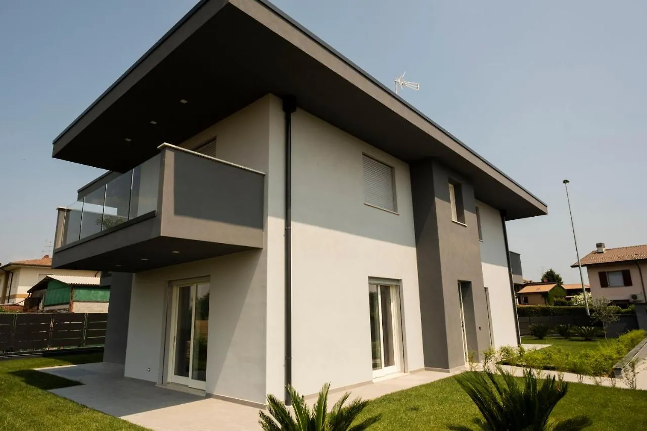 Marali Lake Apartments Di Enrica Bianchera Desenzano del Garda
