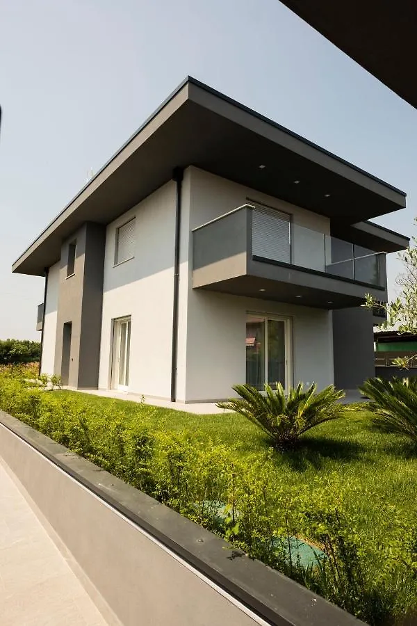 Marali Lake Apartments Di Enrica Bianchera Desenzano del Garda
