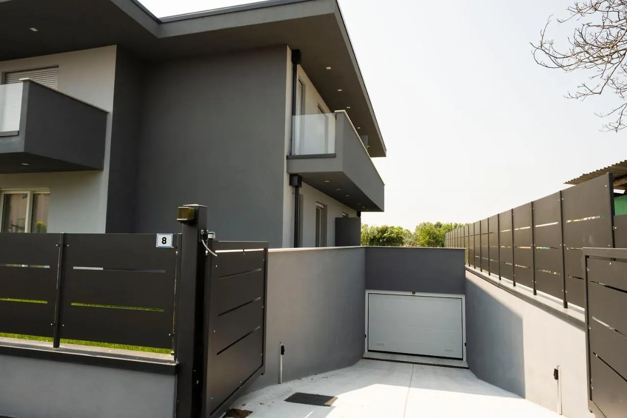 Marali Lake Apartments Di Enrica Bianchera Desenzano del Garda