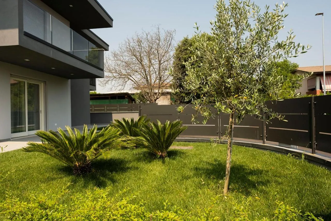 Marali Lake Apartments Di Enrica Bianchera Desenzano del Garda