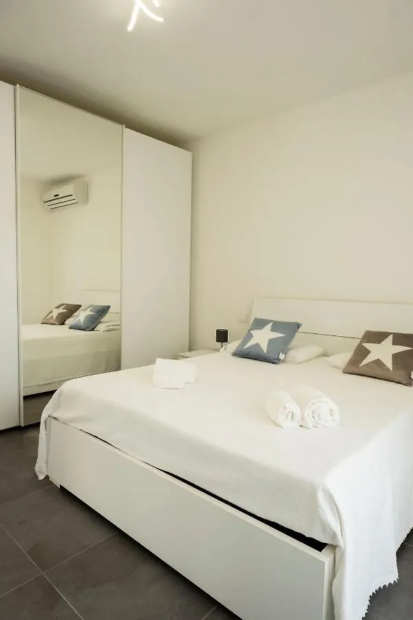 Marali Lake Apartments Di Enrica Bianchera Desenzano del Garda