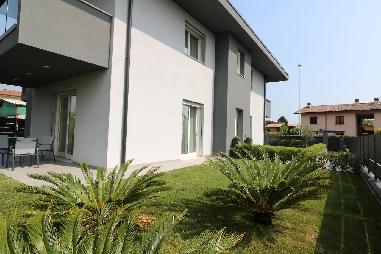 Marali Lake Apartments Di Enrica Bianchera Desenzano del Garda