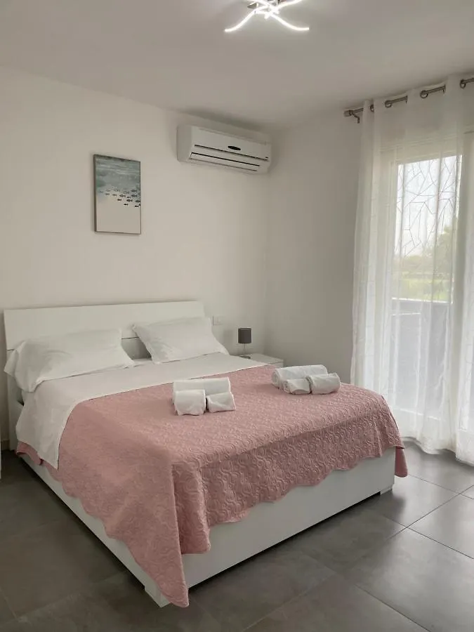 Marali Lake Apartments Di Enrica Bianchera Desenzano del Garda