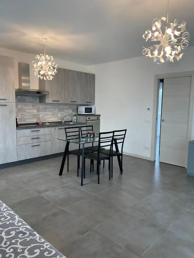 Marali Lake Apartments Di Enrica Bianchera Desenzano del Garda